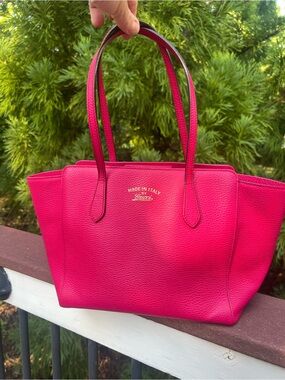 GUCCI swing tote ( medium) in pink ( blossom).